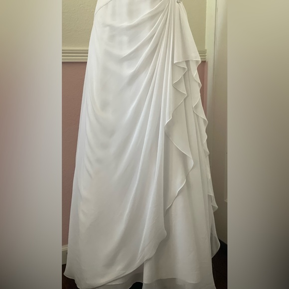 Wedding Gown size 10 - Picture 4 of 16